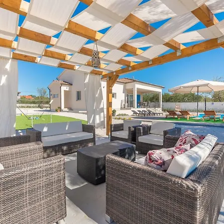 Experience Only The - House Kamber Holiday home *
